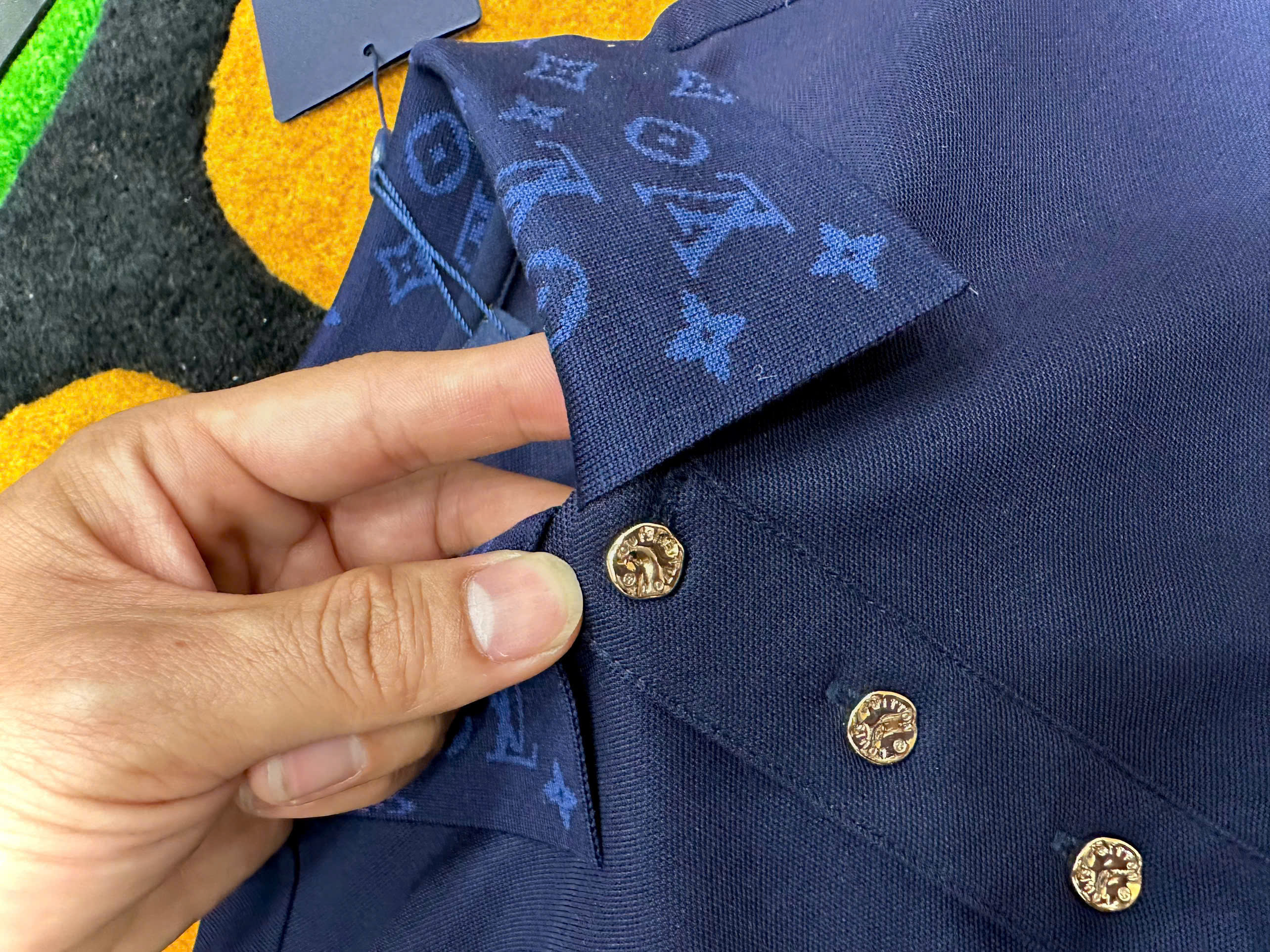 Áo polo Louis Vuitton LV Xanh than họa tiết cổ logo thêu ngực Like Auth 1-1 on web MK